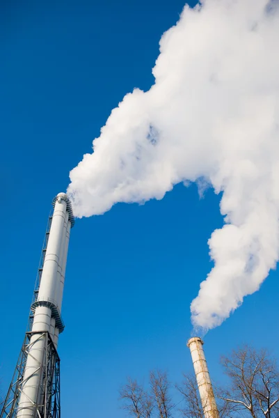 Smoke from factory pipes — Stock Photo, Image