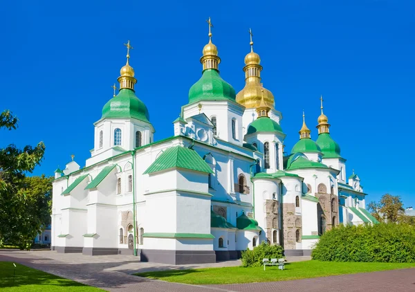 Софийский собор в Киеве весной — стоковое фото