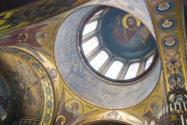 The central dome of the Vladimirskiy Cathedral in Kiev. — Stock Photo, Image