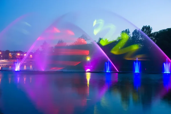 Winniza, Ukraine-27. Mai 2012: Brunnen Roshen - gebaut in Winniza. — Stockfoto