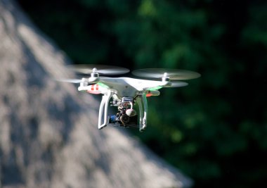 Kiev (Kiev), Ukrayna - 22 Mayıs 2014:test ile a fotoğraf makinesi içinde-uçuş Rc helikopter (multicopter)