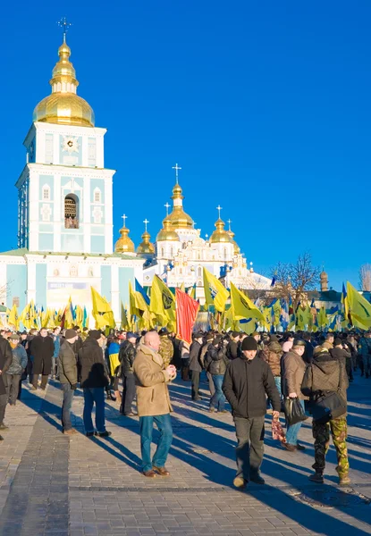 Kiev (Kiev), Ukraina - den 21 November, 2014: fira den första årsdagen av Maidanen i Kiev. St Michael's Square i Kiev — Stockfoto