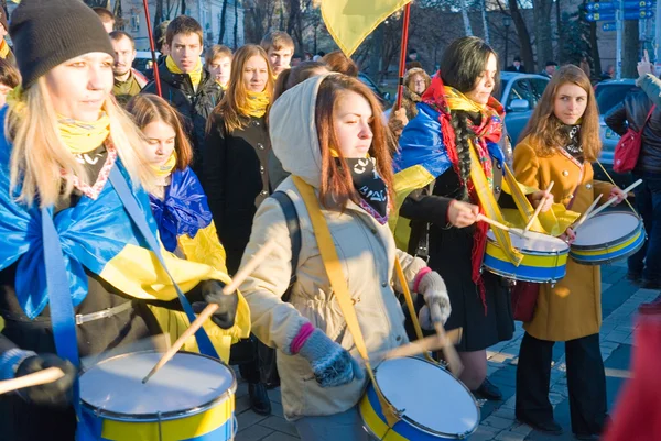 Kiev (Kiev), Ukraina - den 21 November, 2014: fira den första årsdagen av Maidanen i Kiev. St Michael's Square i Kiev — Stockfoto