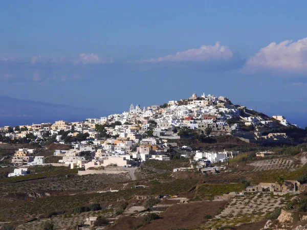 Yunanistan Santorini Adasındaki Pyrgos Kentinin Tarihi Merkezi Manzarası — Stok fotoğraf