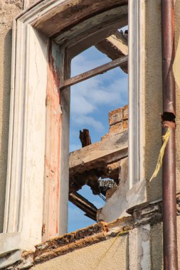 Yalta, Kırım 'ın orta kesimindeki tarihi evler ve caddelerin manzarası. Eski tarihi binaların dış görünüşünün ayrıntıları..
