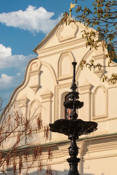 Kiova Pechersk Lavra Yksityiskohdat Sisätilojen Rakennusten Katedraalien Puisto — kuvapankkivalokuva