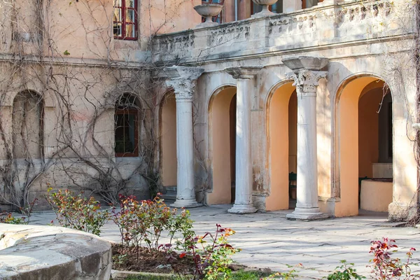 Karadeniz kıyısındaki antik Yunan şehri Chersonesus 'un kalıntıları, Sivastopol Kırım.