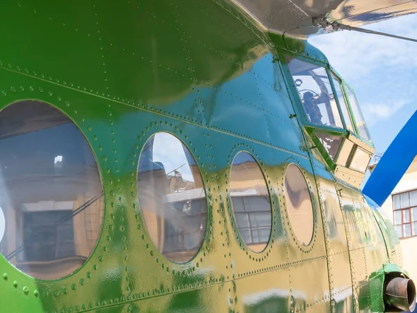 Legendás Antonov Világ Legnagyobb Kétsíkja Udvaron Műszaki Intézet Egy Felirattal — Stock Fotó