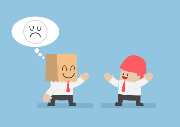 Бизнесмен прячет свои печальные эмоции за улыбающимся бумажным пакетом.
