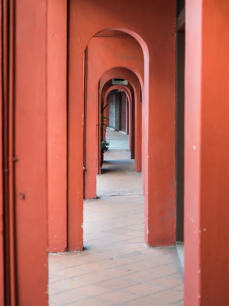 Beautiful footpath with red pole of old city at Malacca — Stock Photo, Image