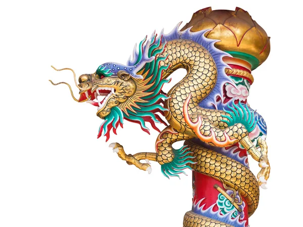 Estátua de dragão chinês no pólo isolado com caminho de recorte — Fotografia de Stock