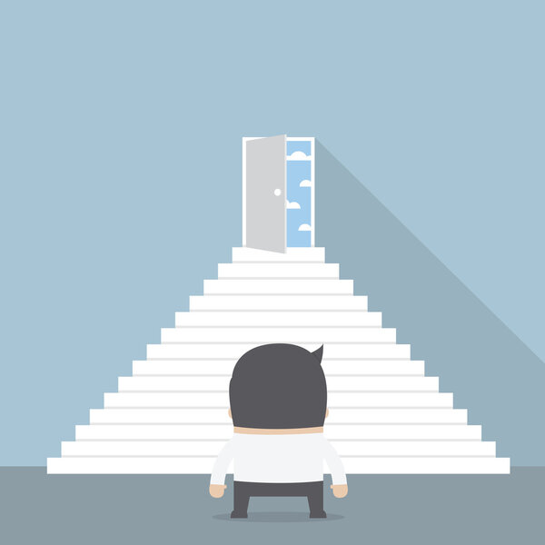 Бизнесмен, стоящий перед лестницей и смотрящий на Фридо
