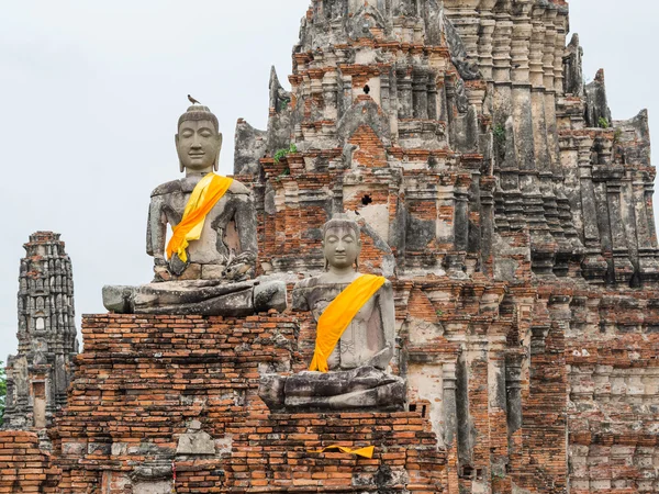 Wat Chai Watthanaram eski Buda heykeli — Stok fotoğraf