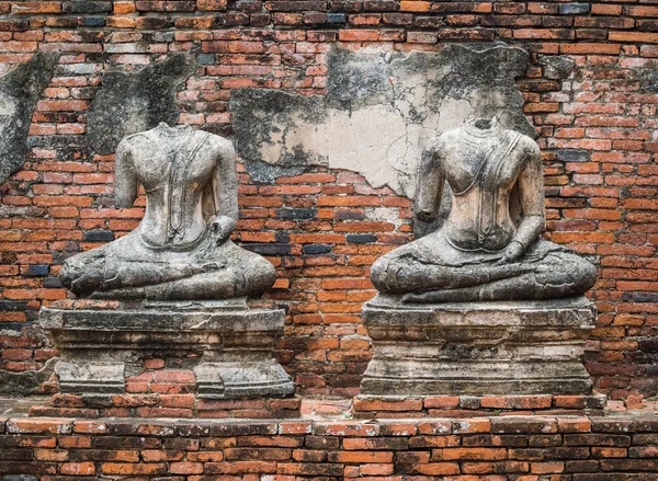 Stará socha Buddhy na Wat Chai Watthanaram — Stock fotografie