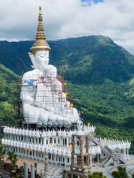 Wat Phra Dhat Phasornkaew em Phu tup berk — Fotografia de Stock