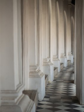 Phra Pathom Chedi tapınağında güzel koridor