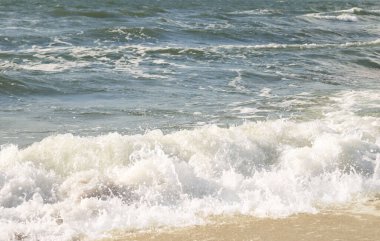 Mavi ve güzel dalgalar için