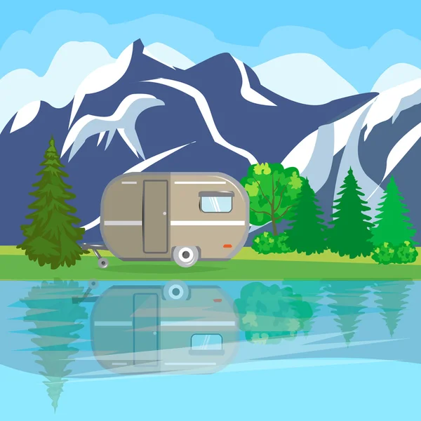 Paisaje vectorial de verano con bosque, montañas y lago sobre un fondo azul cielo nublado — Vector de stock