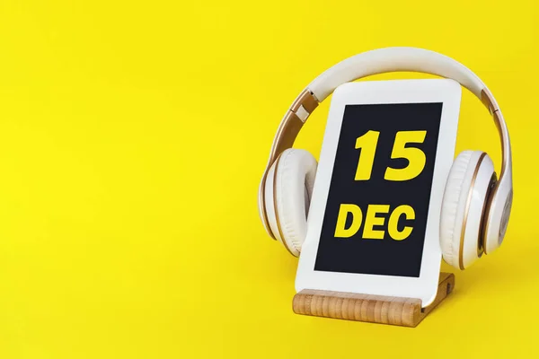 Diciembre Día Del Mes Fecha Del Calendario Auriculares Elegantes Tableta — Foto de Stock