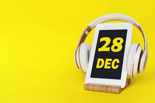 Diciembre Día Del Mes Fecha Del Calendario Auriculares Elegantes Tableta — Foto de Stock