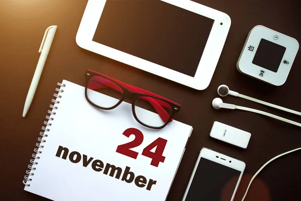 Listopada Dzień Miesiąca Data Kalendarza Miejsce Pracy Biurowej Laptopem Notebookiem — Zdjęcie stockowe