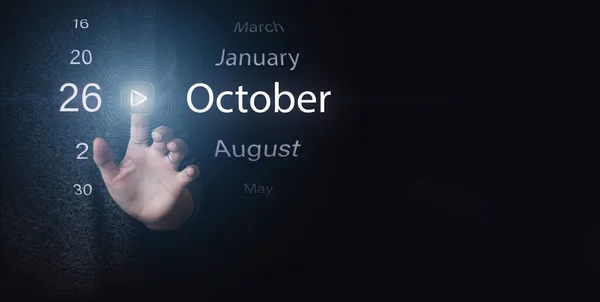 10月26日 月の26日 カレンダーの日付 濃い青の背景にある明るいアイコンの再生と日付を手でクリックします 秋の月 その年のコンセプトの日 — ストック写真