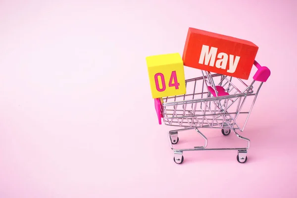 Mayo Día Del Mes Fecha Del Calendario Cerrar Carrito Compras —  Fotos de Stock