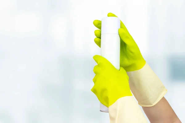 Frühjahrsputz Konzept Draufsicht Der Hand Gelben Gummihandschuhen Die Spray Lufterfrischer — Stockfoto