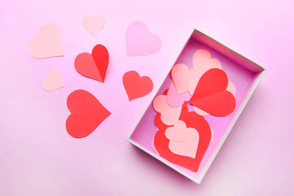 Offene Geschenkschachtel Mit Papierherzen Auf Rosa Hintergrund Valentinstag — Stockfoto
