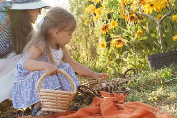 Kindertijd Provence Stijl Concept Gelukkig Kleine Jarige Blonde Kleine Meisje — Stockfoto