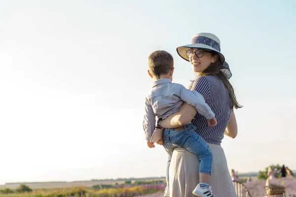 Grande Família Paternidade Infância Maternidade Conceito Estilo Provence Jovem Mãe — Fotografia de Stock