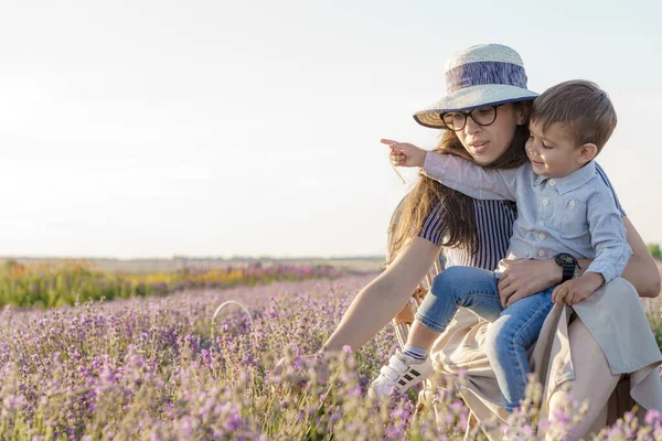 Grande Família Paternidade Infância Maternidade Conceito Estilo Provence Jovem Mãe — Fotografia de Stock