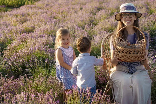 Grande Família Paternidade Infância Maternidade Conceito Estilo Provence Jovem Mãe — Fotografia de Stock