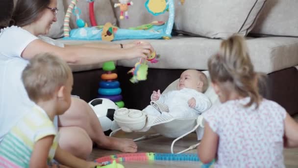 Jeugd Spelletjes Opvoeding Ontwikkeling Concept Algemeen Plan Van Moeder Met — Stockvideo