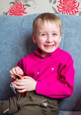 genç çocuk oyun tasarımcısı