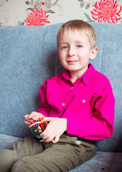 genç çocuk oyun tasarımcısı