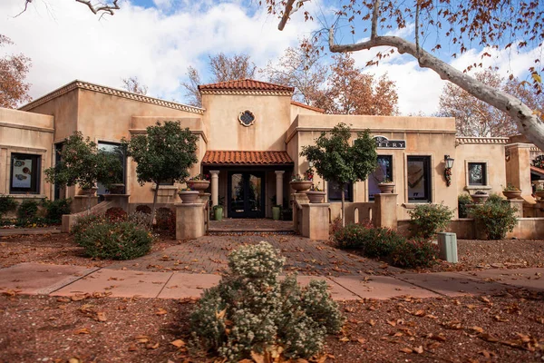 Arizone 'deki kahverengi ev