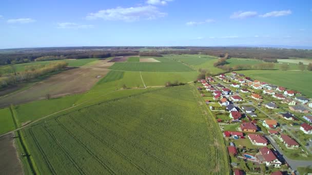 Аерофотозйомка сільськогосподарських полів навесні — стокове відео