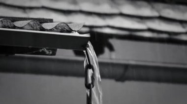 yağmur ve su aşağı cilt payı akan