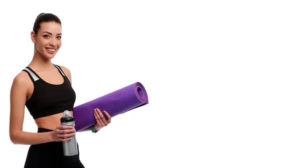 Mujer Blanca Fuerte Con Tapete Botella Agua Sobre Fondo Blanco — Foto de Stock