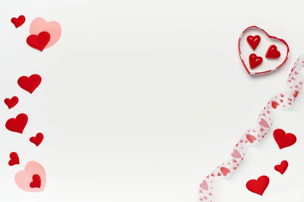 Vlak Leggen Fijne Valentijnsdag Geschenkdoos Met Snoep Zachte Hartjes Witte — Stockfoto