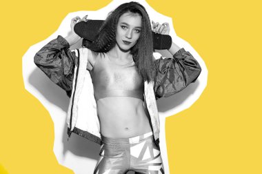 Dergi tarzı kolaj. Parlak bir geçmişi olan kaykaylı hippi kız.