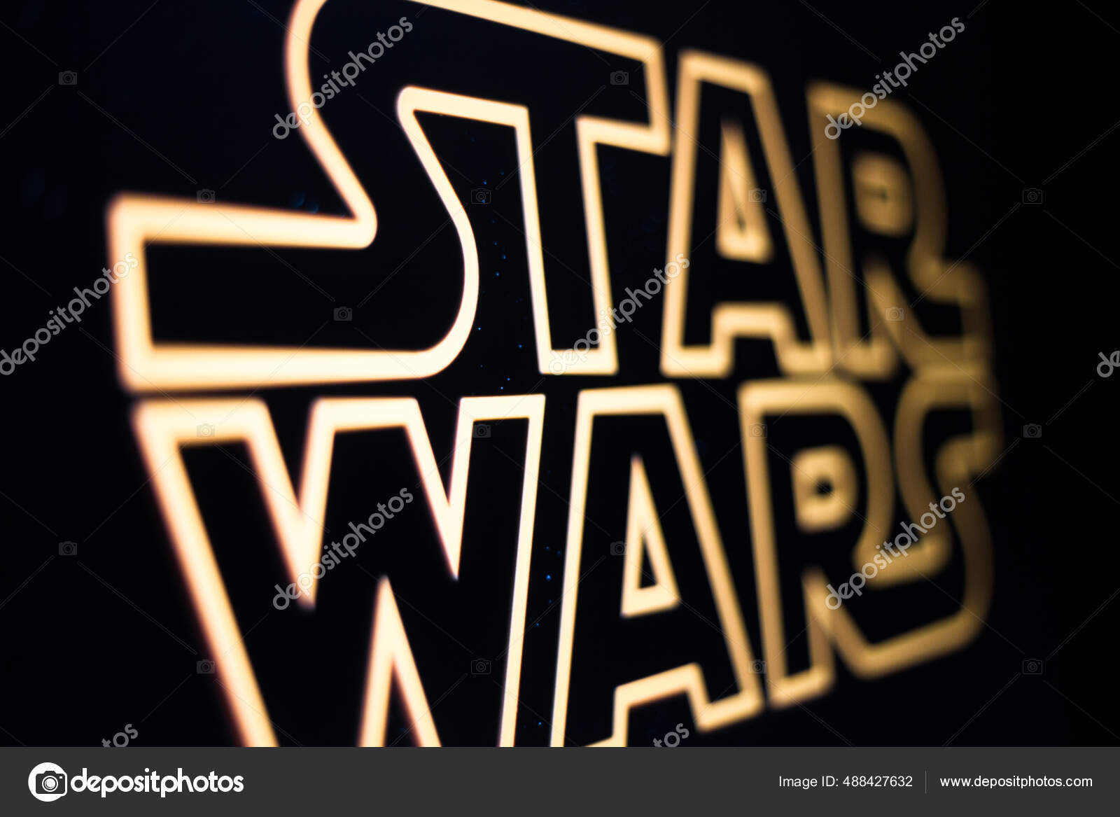 Starwars logo fotos de stock, imágenes de Starwars logo sin royalties |  Depositphotos