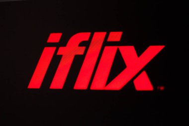 Kyiv, Ukrayna - 9 Mart 2021: iflix logosu ekranda. iflix, talep (VOD) hizmetinin gelişmekte olan pazarlara yönelik ücretsiz ve abonelik videosudur..