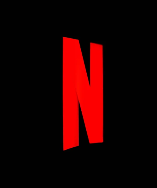 Kiev Ucrania Marzo 2021 Logo Netflix Pantalla Netflix Una Plataforma —  Fotos de Stock
