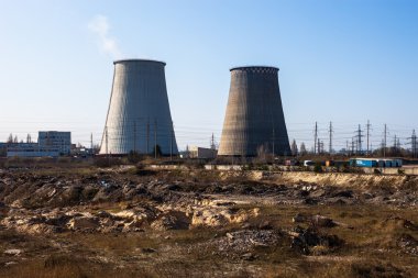 Ukrayna, Kyiv yakınlarındaki kojenerasyon fabrikasının soğutma kuleleri