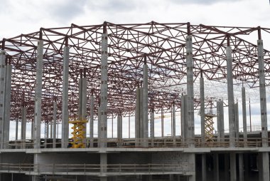İnşaat alanı. Yeni binanın çerçevesi