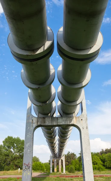 Elevated section of the pipelines — Stock Photo, Image