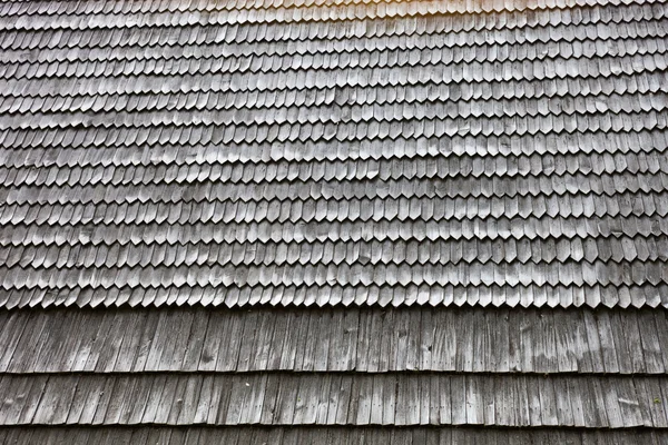 Old wooden shingle roof — Stock Photo, Image