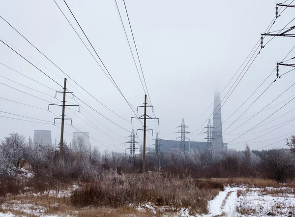 Когенераційний завод біля Києва (Україна) взимку. — стокове фото